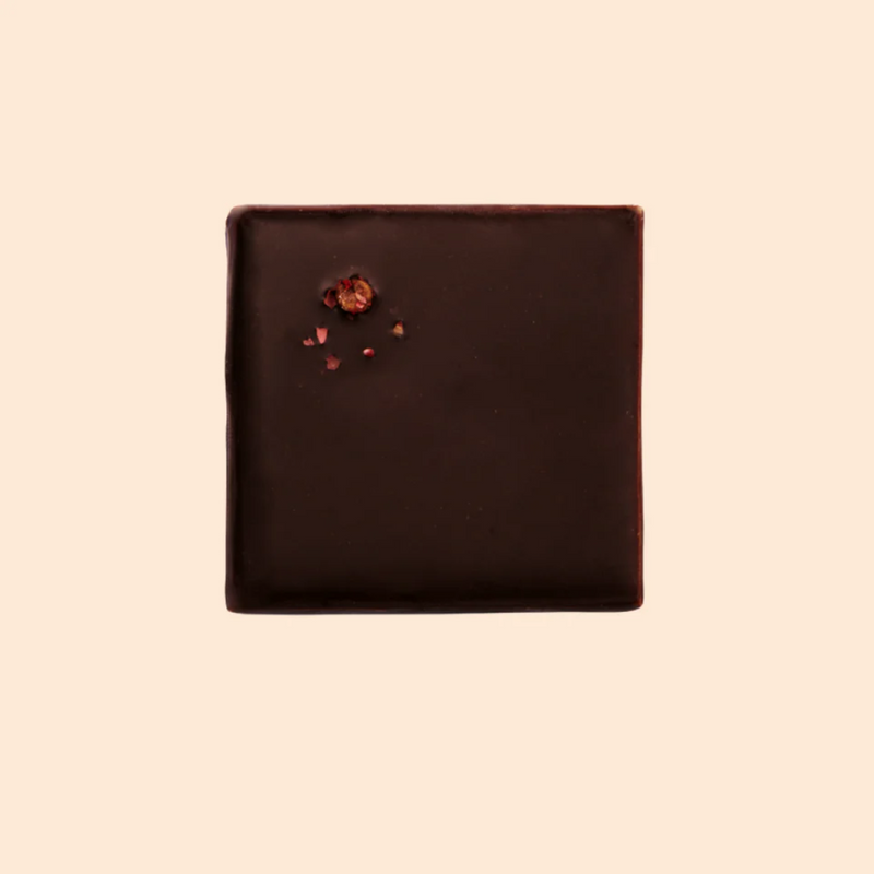 Chocolat à la Fraise & aux Noix de Macadamia