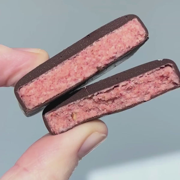 Boîte de Chocolats à la Fraise & aux Noix de Macadamia